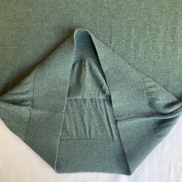 Croft & Barrow Women Knit Sweater size S Green Long Sleeve Soft V-neck - Picture 8 of 8